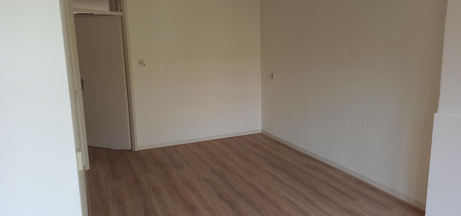 Staringstraat,Netherlands 1054VR,2 Bedrooms Bedrooms,1 BathroomBathrooms,Apartment,Staringstraat,3,1499